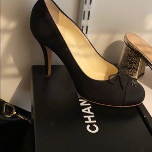 Chanel pump